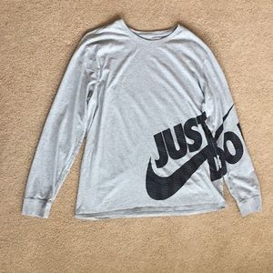 NIKE Men’s Long Sleeve Tee